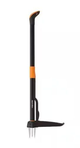 Fiskars 34in Stand up 4 Claw Garden Weeder - Lot 490