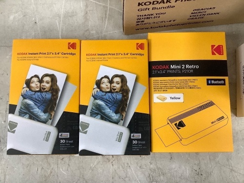 KODAK Photo Printer Gift Bundle - Lot 6855