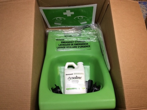 Honeywell Portable 6 Gallon Refillable Emergency Eyewash Station With Eye Saline Solution. Appears New - Lot 126