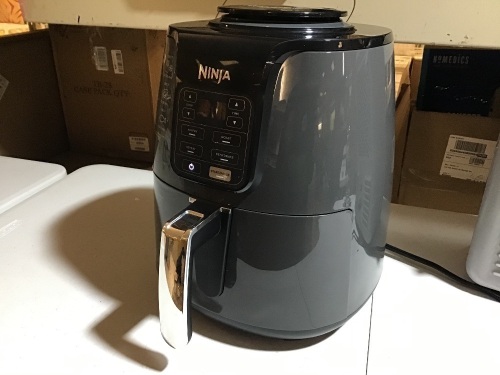 Ninja 4qt Air Fryer. Powers Up, Not Tested Further. E-Commerce Return - Lot 236