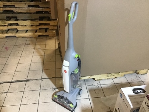 Hoover Floormate Deluxe Hard Floor Cleaner. Powers Up. Not Tested Further - Lot 332