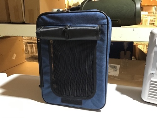 Pet Backpack for Small Animals.Unused - Lot 409