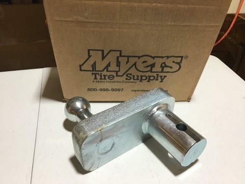 Hitch Receiver. Appears New - Lot 419