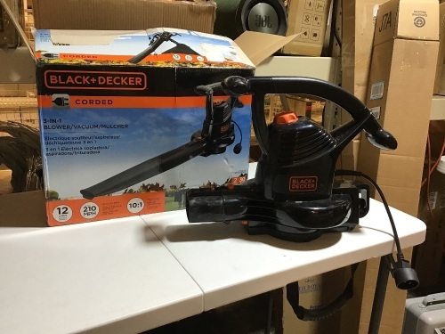 Black & Decker Corded Electric Blower/Vac. Tested and Works.  - Lot 501