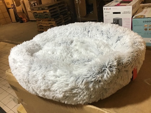 BestFriends by Sheri Luxury Donut Dog Bed, 36". Appears New - Lot 526