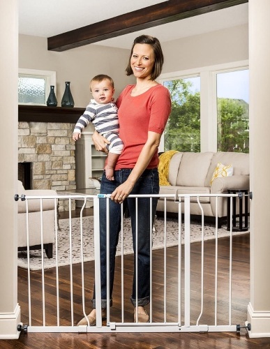 Regalo Easy Open 47-Inch Super Wide Walk Thru Baby Gate. Appears New - Lot 809