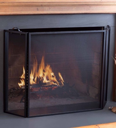 Plow and Hearth- Classic Tri-Fold Flat-Guard Fire Screen - Black. 50"W x 10½"D x 30"H. Appears New - Lot 812