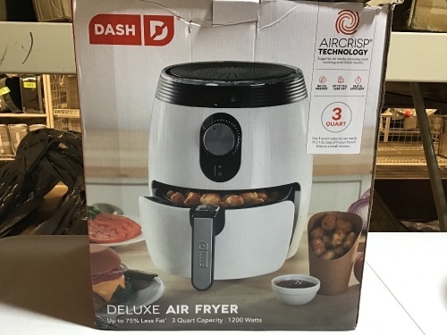 DASH Deluxe Electric Air Fryer & Oven Cooker Large 3qt Non-Stick Auto-Off, White. Appears New - Lot 899