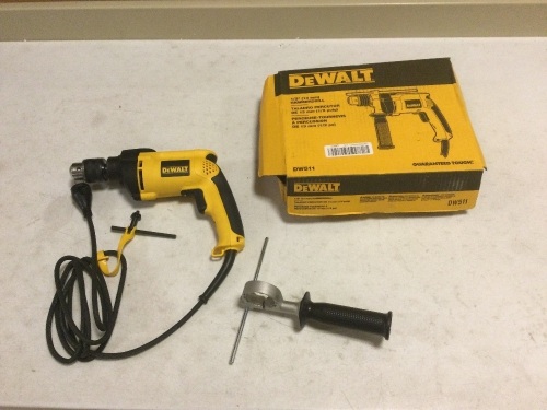 DeWalt 1/2-in 7.8-Amp Corded Hammer Drill. Tested and Works. Like New Store Return - Lot 949