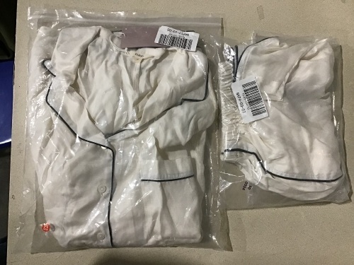 Nap Loungewear Long Sleeve Shirt & Shorts Pajama Set, Medium - Lot 262