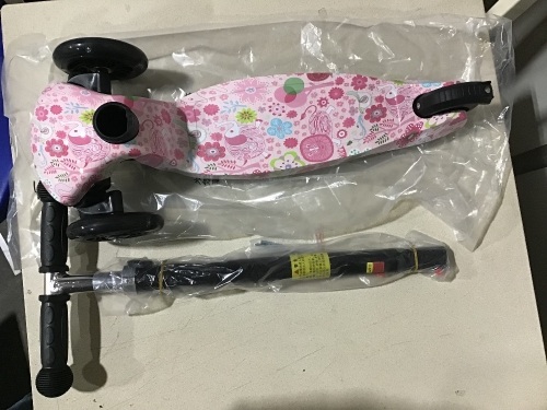 Kids 3-Wheel Kick Scooter - Lot 371