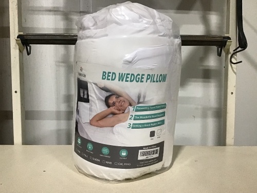 Bed Wedge Pillow, King Size  - Lot 790