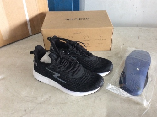 SelfieGo Athletic Sneakers, 8.5 - Lot 529