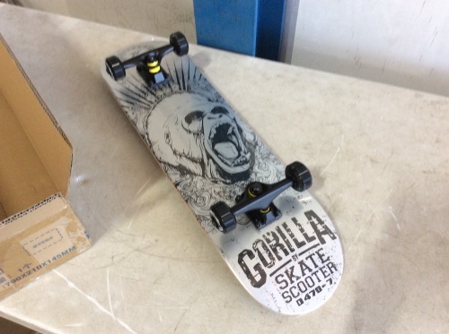 Huoban Complete Skateboard  - Lot 573