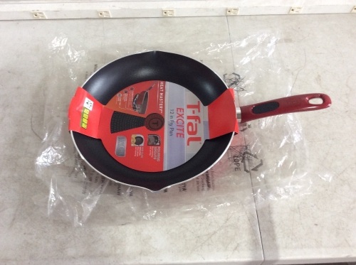 T Fal Excite 12" Red Frying Pan  - Lot 397