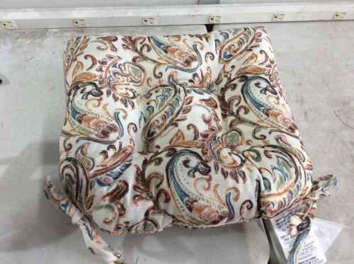 Lot of (4) Paisley Seat Cushions, Set of 2 - Lot 558