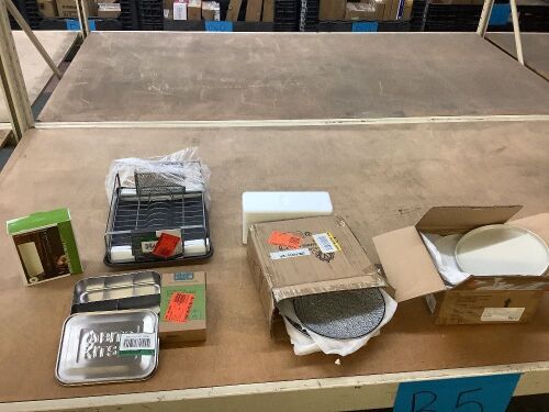 Lot of Small Kitchen Items  - Lot 306