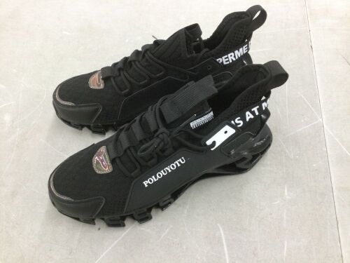 Black Sneakers, Size 40  - Lot 633