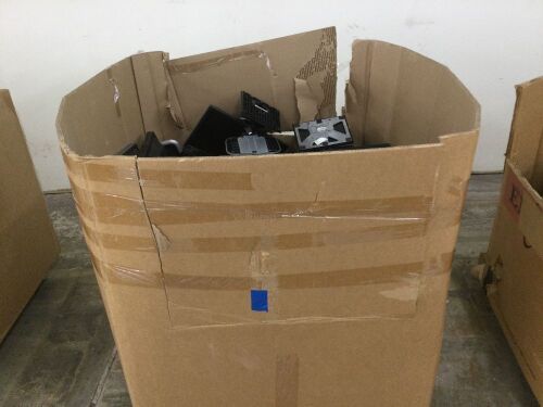Large Lot of Computer Monitors  - Lot 52