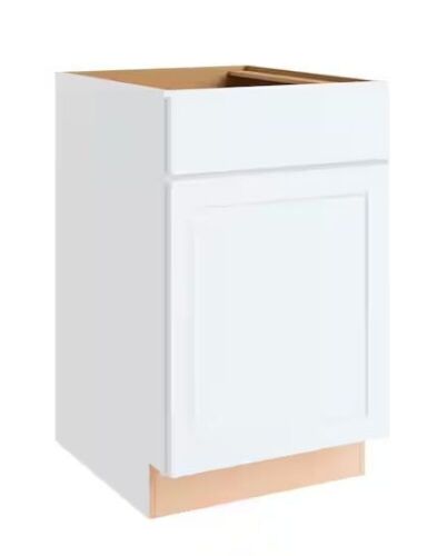 Hampton Bay Courtland 21 in. W x 24 in. D x 34.5 in. H Assembled Shaker Base Kitchen Cabinet in Polar White  - Lot 59