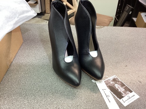 Womens dress heels size 6 1/2-7 - Lot 257a