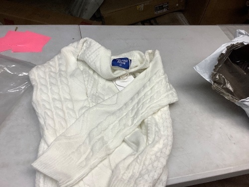 Aelfric Eden cable knit pullover size medium - Lot 354