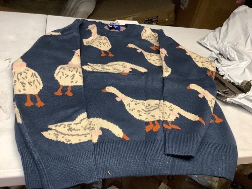 Aelfric Eden blue pullover sweater size xl - Lot 419