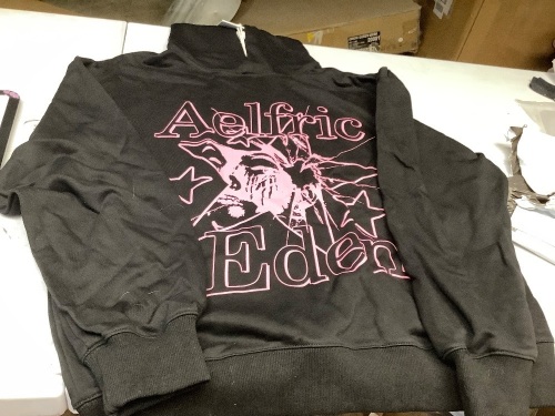 Aelfric Eden black pullover hoodie size small - Lot 420