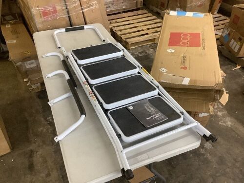 4-Step Portable Folding Ladder w/ Handrails - No Tool Bag or Hardware  - Lot 614