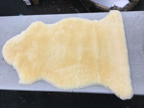 Medical Sheepskin Pelt Pads for Bedsores and Pressure Sores, Large Size 38” x 24” x 1”  - Lot 491