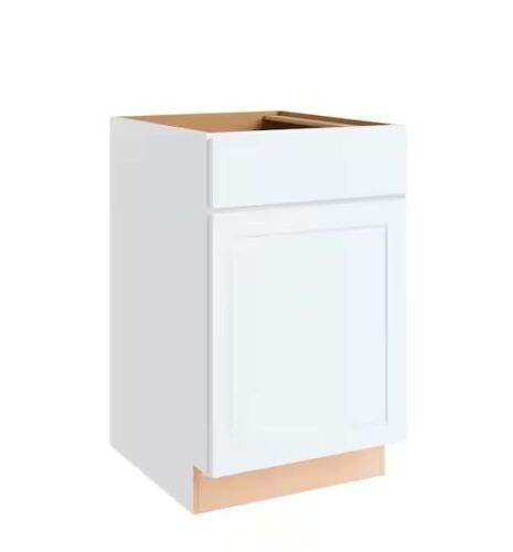 Hampton Bay Courtland 21 in. W x 24 in. D x 34.5 in. H Assembled Shaker Base Kitchen Cabinet in Polar White  - Lot 547