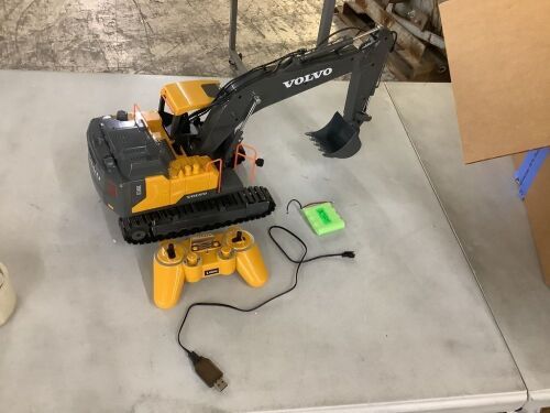 Volvo RC Excavator  - Lot 289