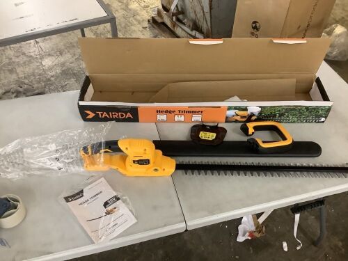Tairda Hedge Trimmer, Tool Only  - Lot 698