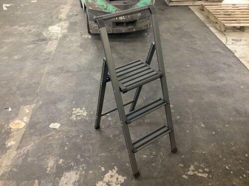Folding 3 Step Ladder  - Lot 128