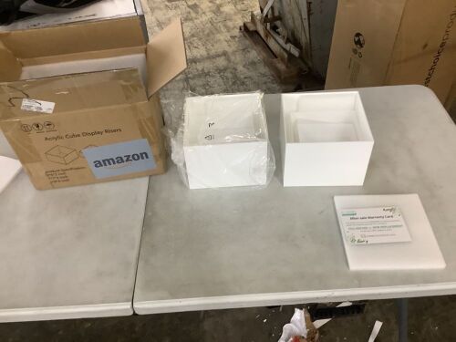 HIIMIEI Acrylic Cube Display Risers - Lot 223