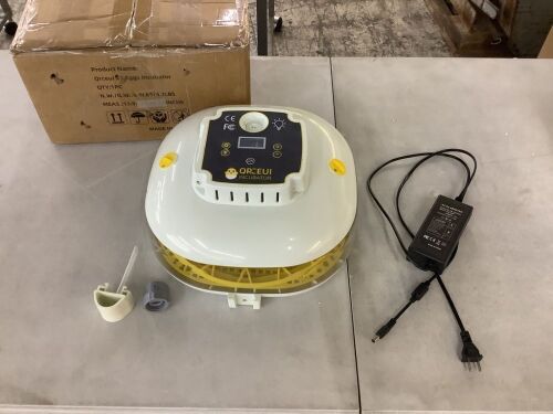 24 Egg Incubator  - Lot 528