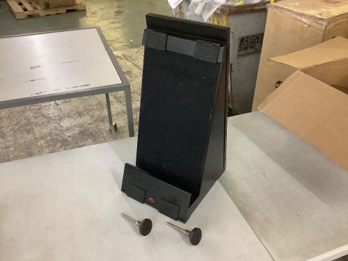 Ladder Stabilizer and Leveler Tool  - Lot 143