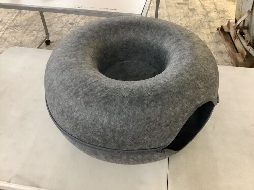 Cat Tunnel Bed  - Lot 242