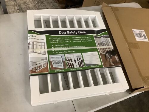 Freestanding Foldable Pet Gate  - Lot 751