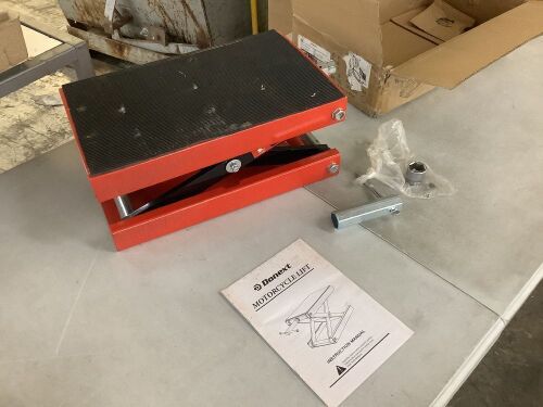 Donext Motorcycle Lift  - Lot 415