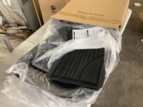 Automotive Floor Mats for 07-12 Dodge Caliber, 07-17 Jeep Patriot/Compass  - Lot 292