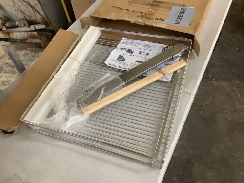 Expandable Pull Out Cabinet Organizer  - Lot 567
