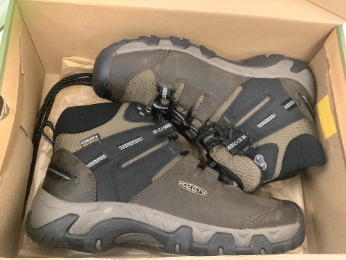 Keen Boots for Men, Size 9, Appears New - Lot 135