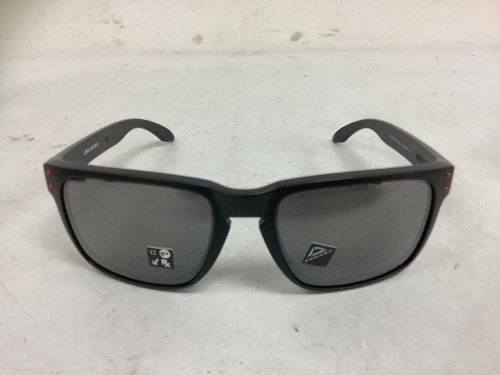 Mens Oakley Sunglasses, Appears New, Sold as is - Lot 207