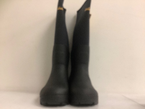 Mens Rubber Boots, 8M, Appears New, Sold as is - Lot 347