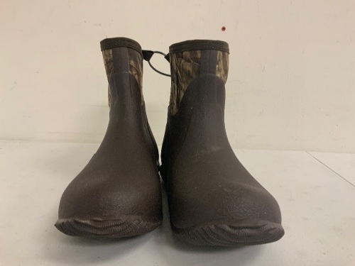 RedHead Waterproof Boots, Size 10, E-Commerce Return, Sold as is - Lot 414