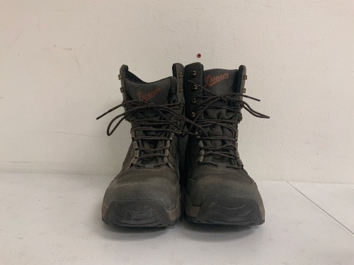 Danner Men's Work Boots, Size 9.5, E-Commerce Return, Sold as is - Lot 424