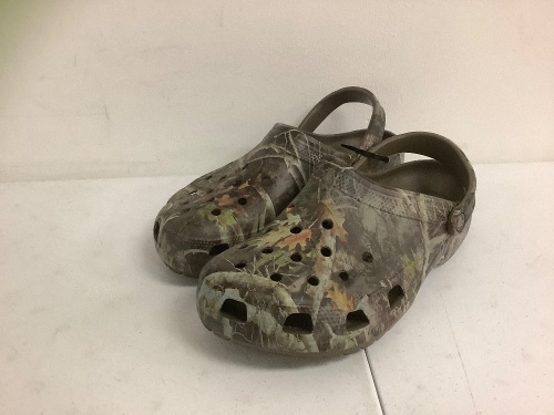 Camo Crocs, Size 10, E-Comm Return - Lot 547