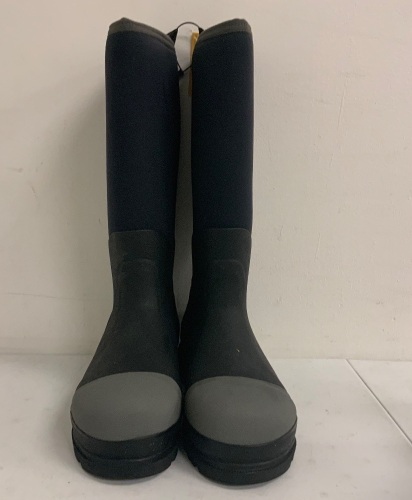 Men's Hiking Boots, Size 10, Appears New, Sold as is - Lot 425