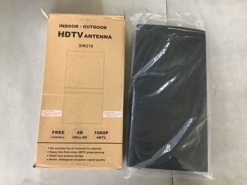 Indoor/Outdoor HDTV Antenna  - Lot 341